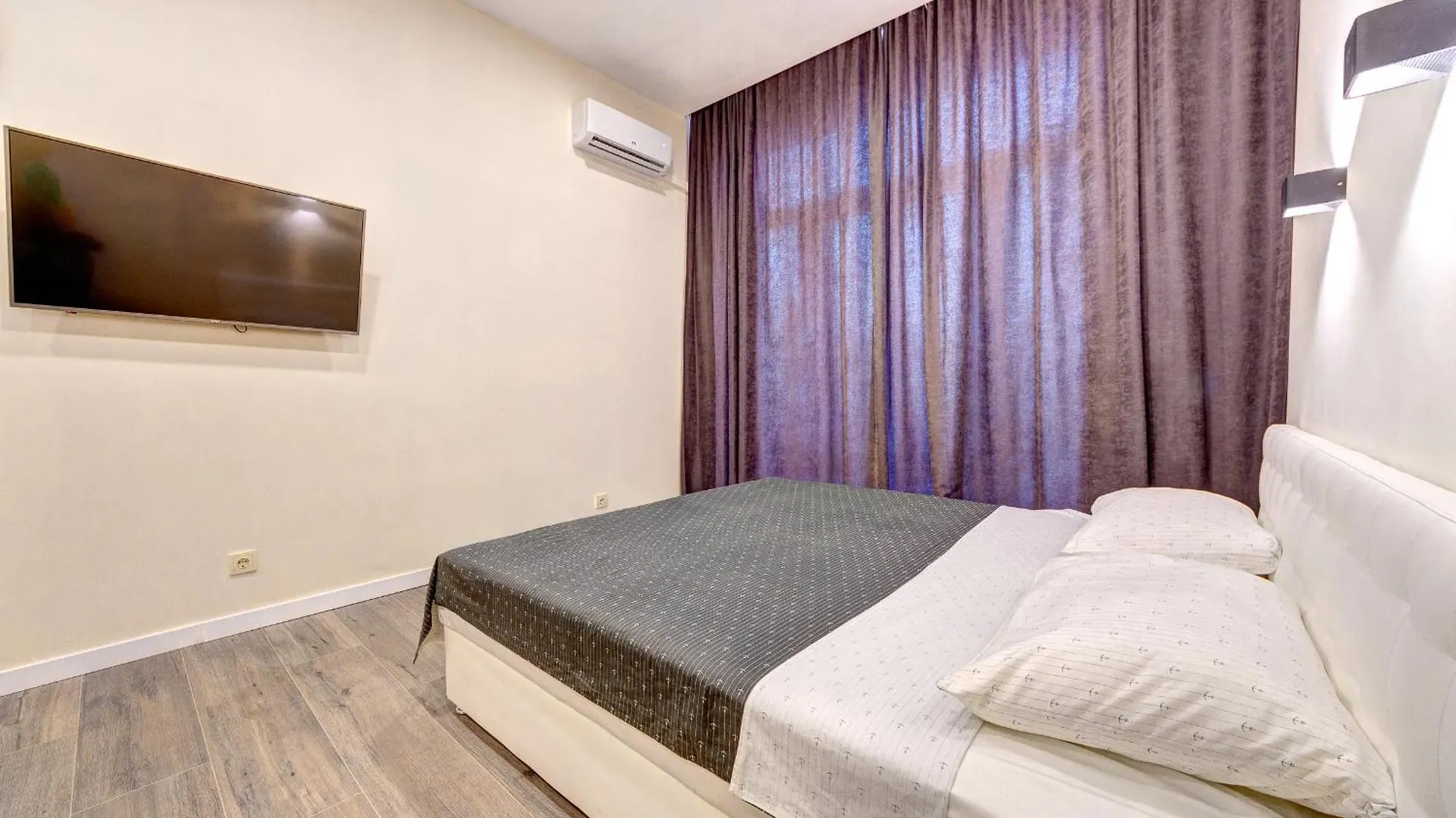 Apartment Апартаменти 2-Кімнатні В Центрі, М Олімпійська Kyiv