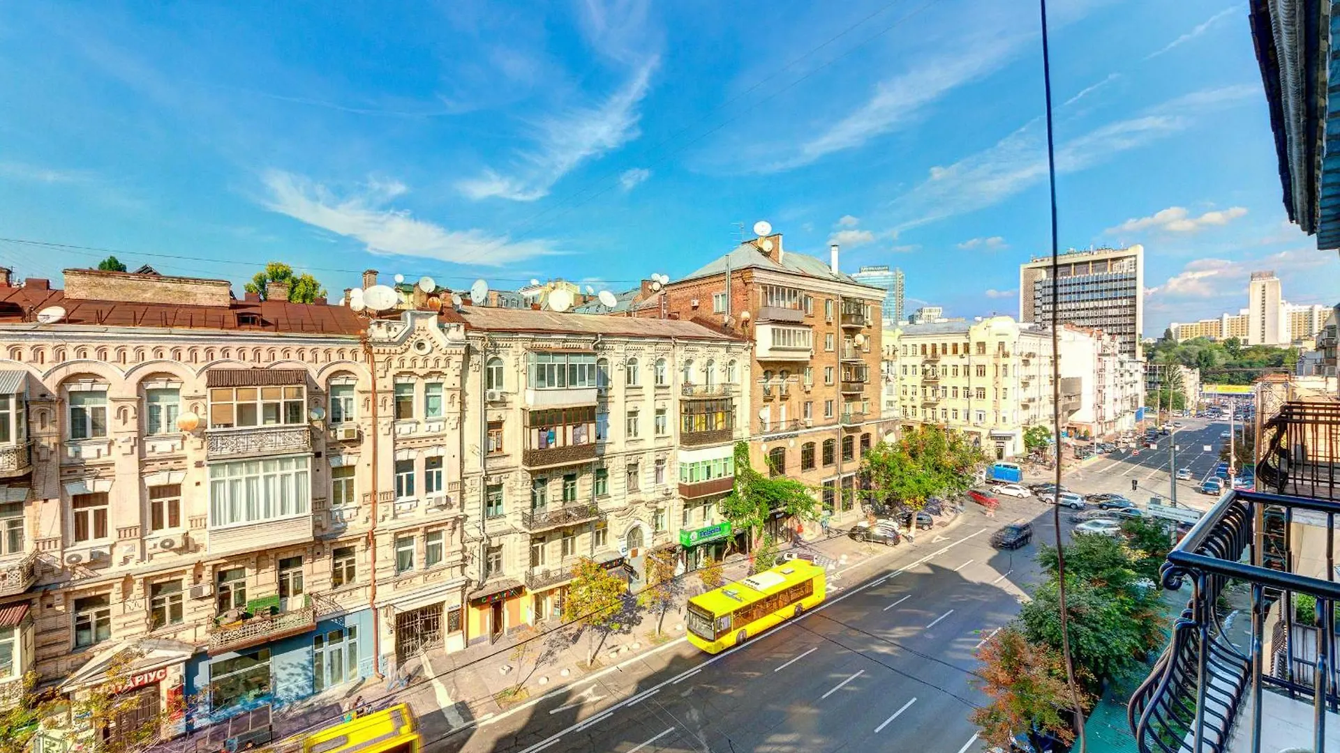 Апартаменти 2-Кімнатні В Центрі, М Олімпійська Kyiv Apartment